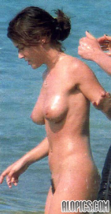 Alyssa Milano - breasts