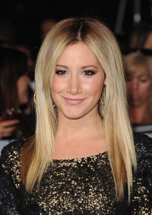 Ashley Tisdale video Breaking Dawn 2 premiere in LA 11/12/12 