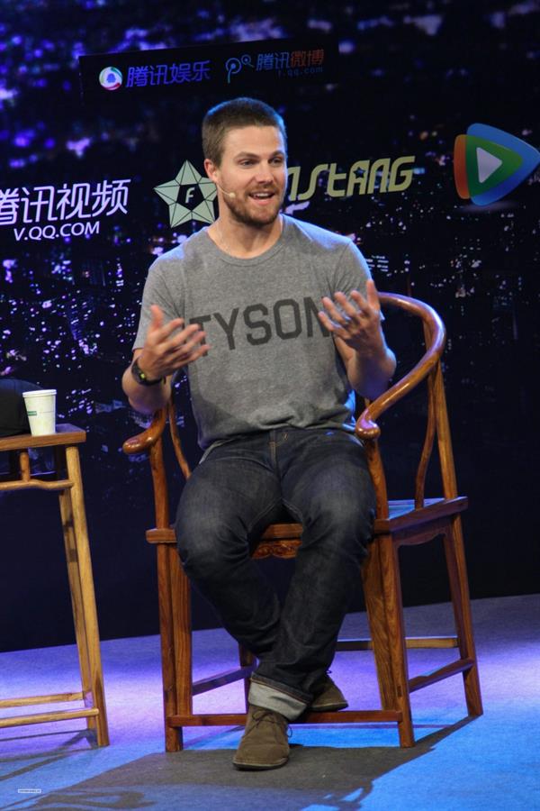 Stephen Amell