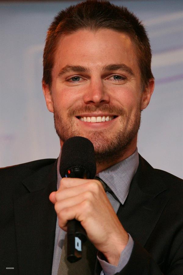 Stephen Amell