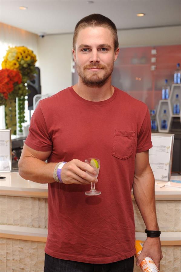 Stephen Amell