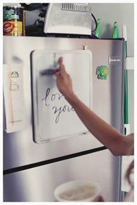 Pregnant Amanda Booth - At home - June 14, 2014  