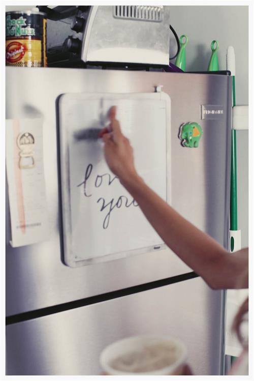 Pregnant Amanda Booth - At home - June 14, 2014  