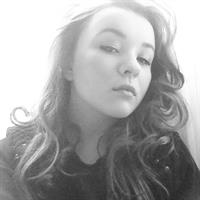 Torri Webster taking a selfie