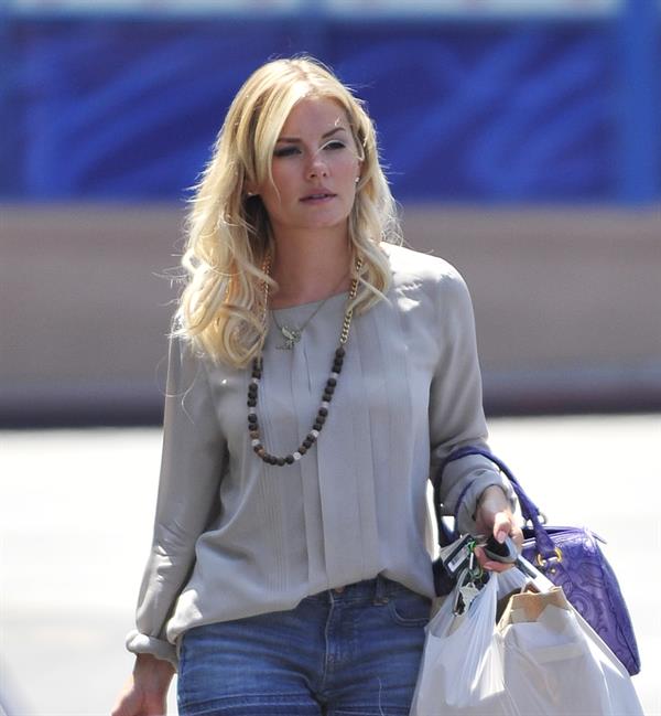 Elisha Cuthbert - Shopping in Los Angeles - July 31, 2012