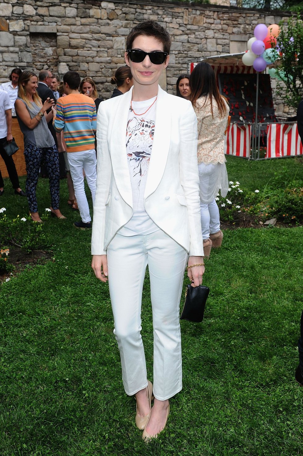 Anne Hathaway Stella McCartney Spring 2012 Presentation Dinner on June 11, 2012