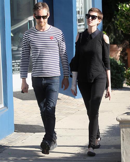 Anne Hathaway shopping in Los Angeles on June 22, 2012