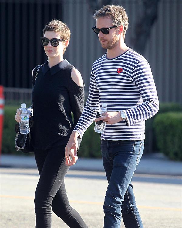 Anne Hathaway shopping in Los Angeles on June 22, 2012