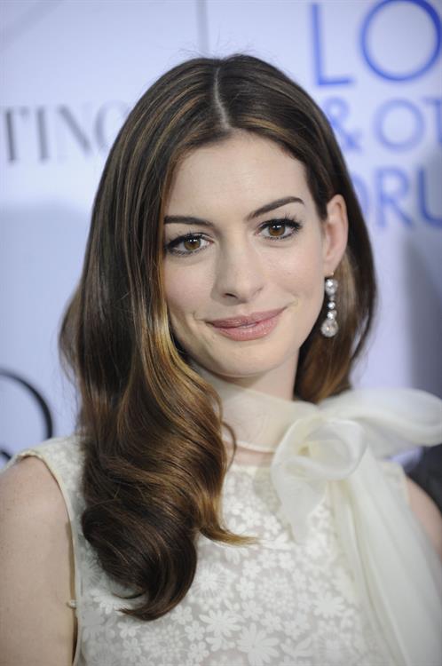 Anne Hathaway Love & Other Drugs screening at the DGA Theater in New York City on November 16, 2010