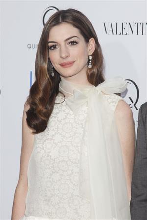 Anne Hathaway Love & Other Drugs screening at the DGA Theater in New York City on November 16, 2010