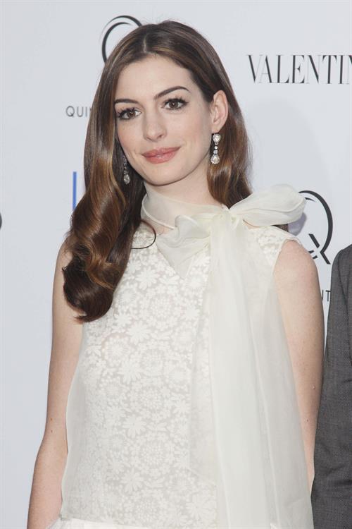 Anne Hathaway Love & Other Drugs screening at the DGA Theater in New York City on November 16, 2010