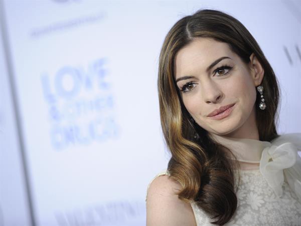 Anne Hathaway Love & Other Drugs screening at the DGA Theater in New York City on November 16, 2010