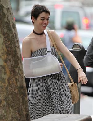 Anne Hathaway out for lunch in Brooklyn New York City on May 30, 2012