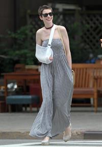 Anne Hathaway out for lunch in Brooklyn New York City on May 30, 2012