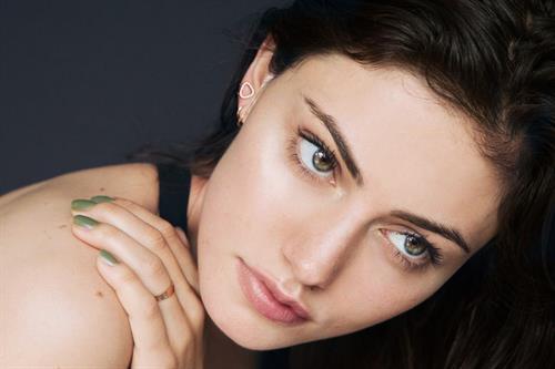 Phoebe Tonkin