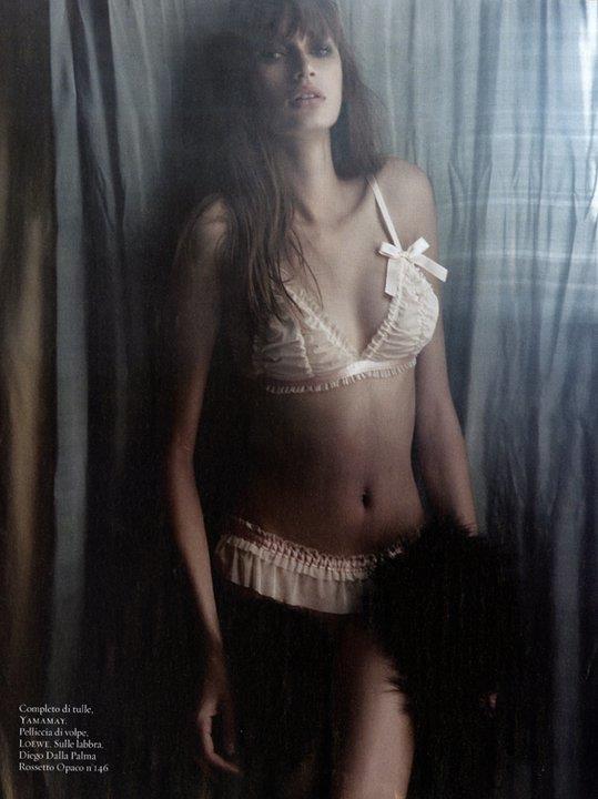 Kenza Fourati in lingerie