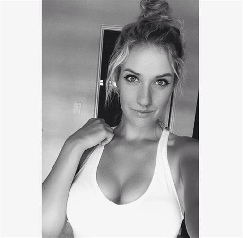 Paige Spiranac taking a selfie