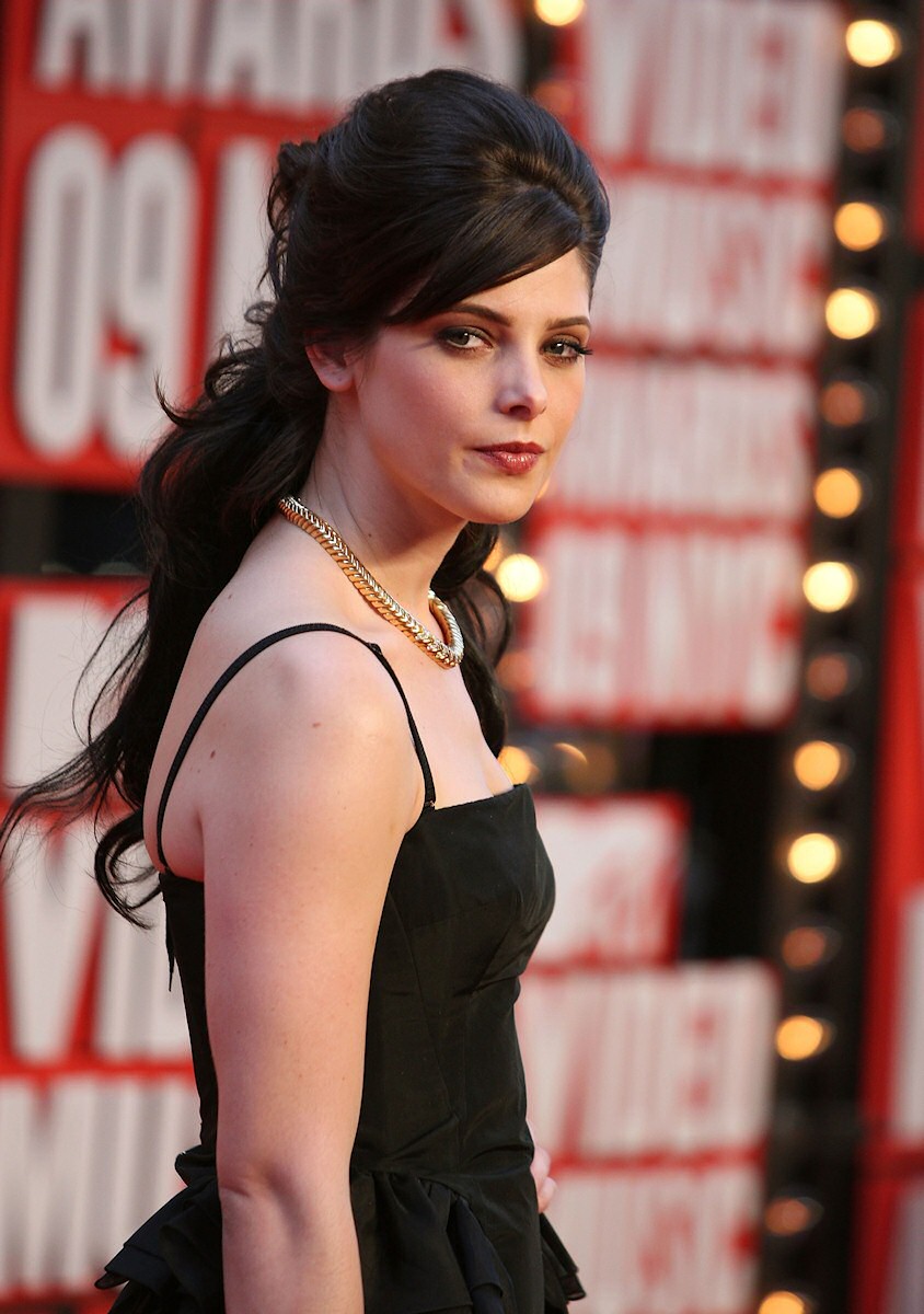 Ashley Greene attending the MTV Video Music AwardsAshley Greene mtv video music awards 