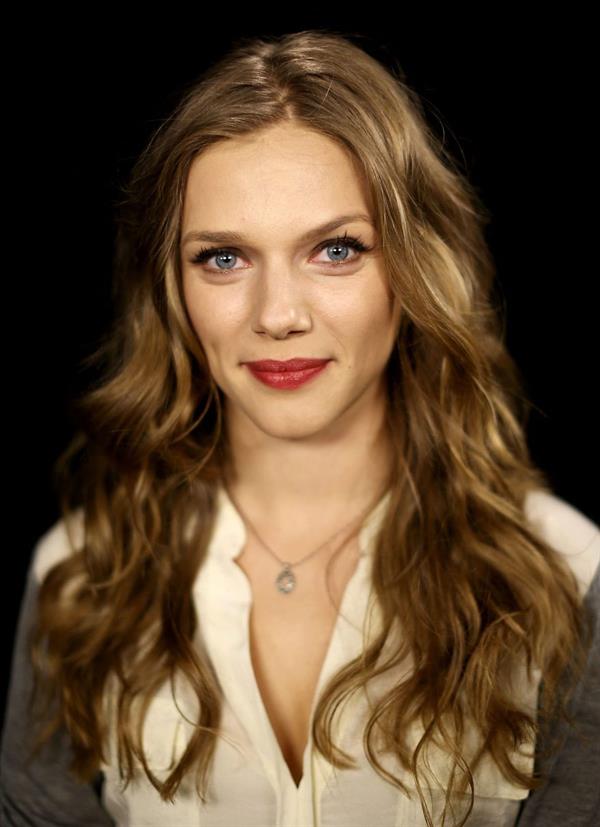 Tracy Spiridakos