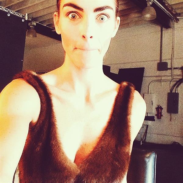 Hilary Rhoda taking a selfie