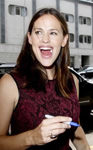 Jennifer Garner arrives at Good Morning America in NYC (Aug 15 2012)