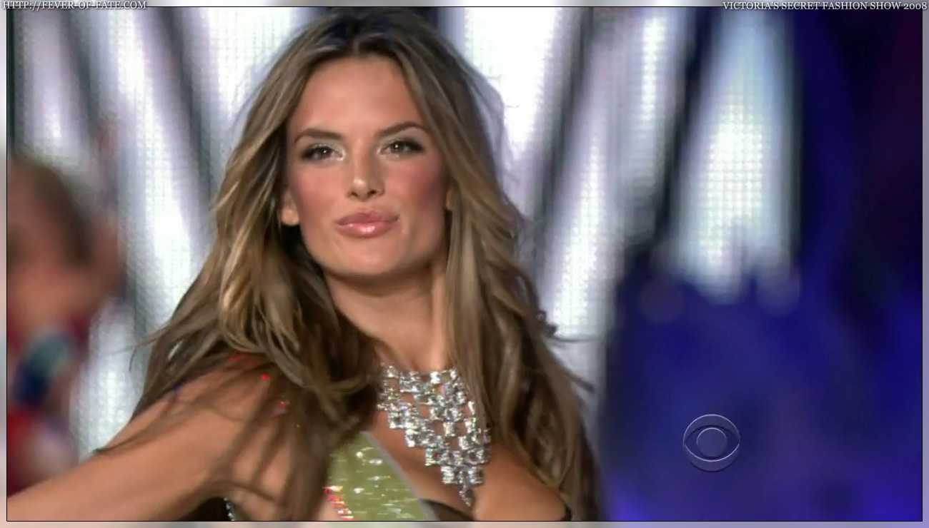 Alessandra Ambrosio in lingerie