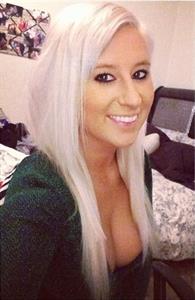 Nicole Frayn taking a selfie