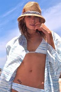 LeAnn Rimes Bikini Pictures LeAnn Rimes in a bikini