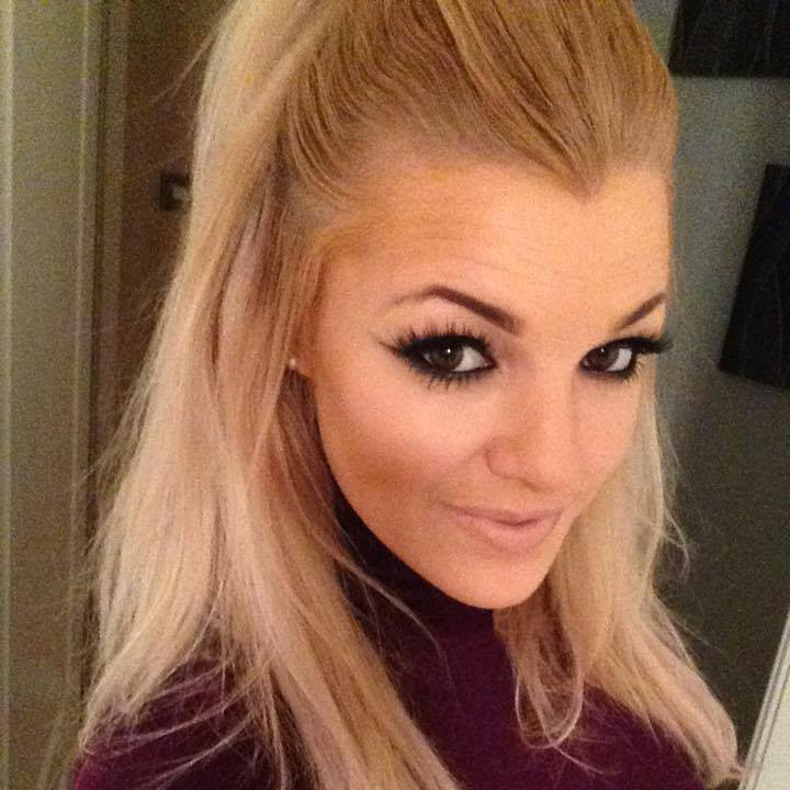 Elise taking a selfie