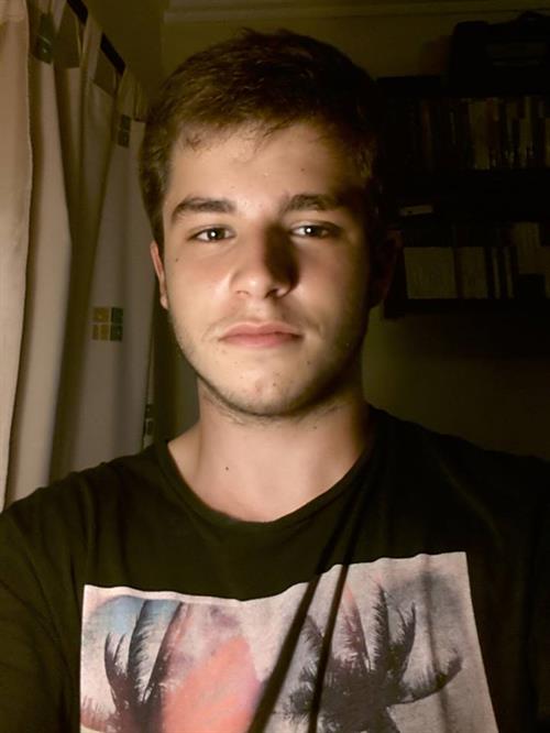 Carlos Freire taking a selfie