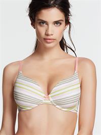 Sara Sampaio in lingerie