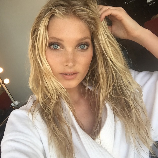 Elsa Hosk taking a selfie