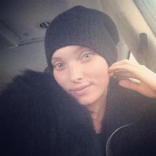 Elsa Hosk taking a selfie