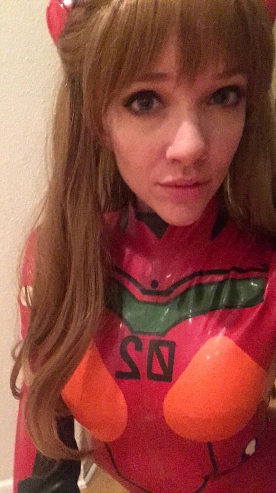Lyz Brickley - Asuka cosplay