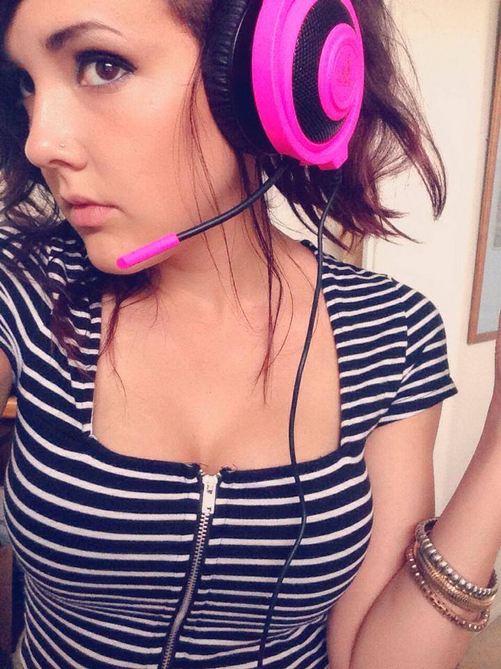 Darshelle Stevens taking a selfie