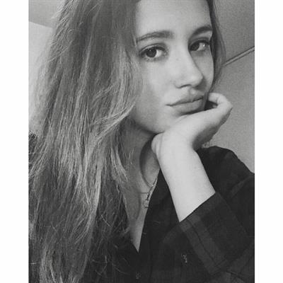 Maria taking a selfie