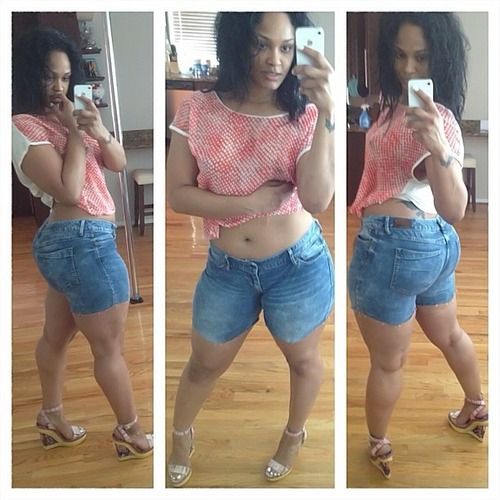 Maliah Michel taking a selfie