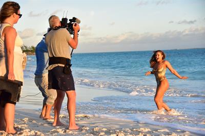 Sports Illustrated Swimsuit 2016 - Ronda Rousey body paint