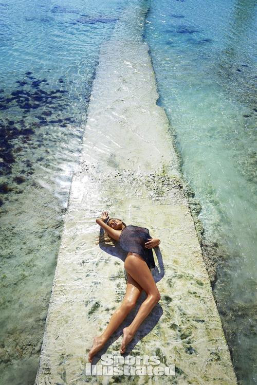 Chrissy Teigen - Sports Illustrated Swimsuit 2016