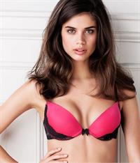 Sara Sampaio in lingerie