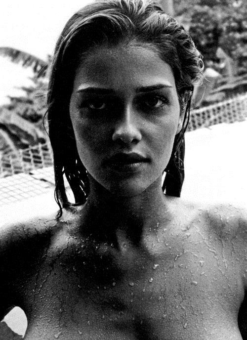 Ana Beatriz Barros
