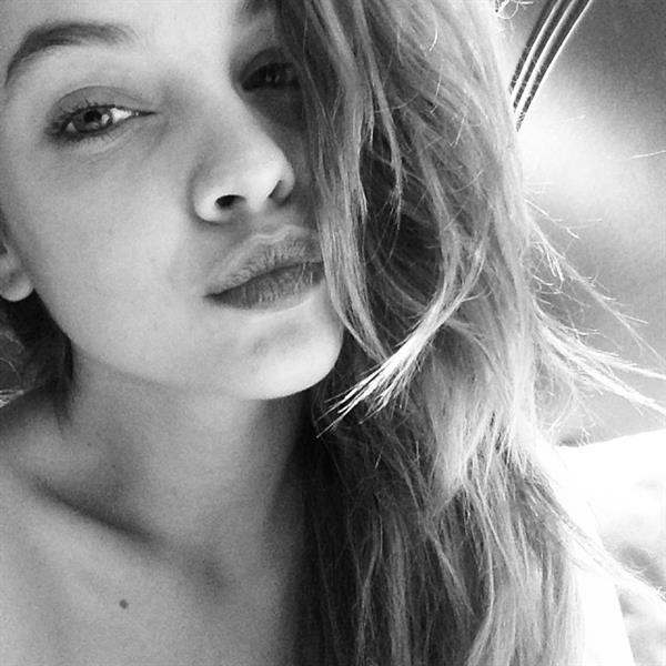 Barbara Palvin taking a selfie