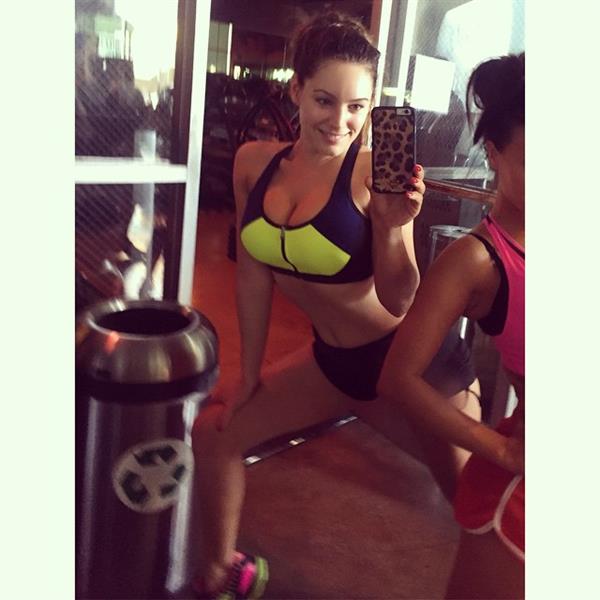 Kelly Brook taking a selfie