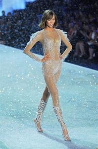 Karlie Kloss in lingerie