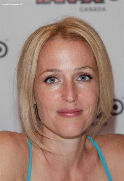 Gillian Anderson
