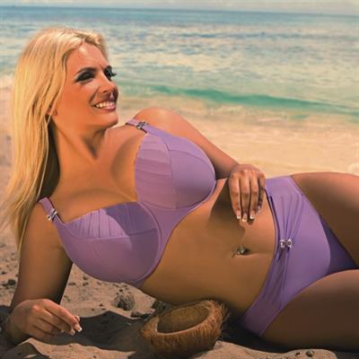 Ines Cudna in lingerie