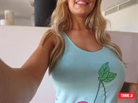 Tommie Jo Connolly taking a selfie