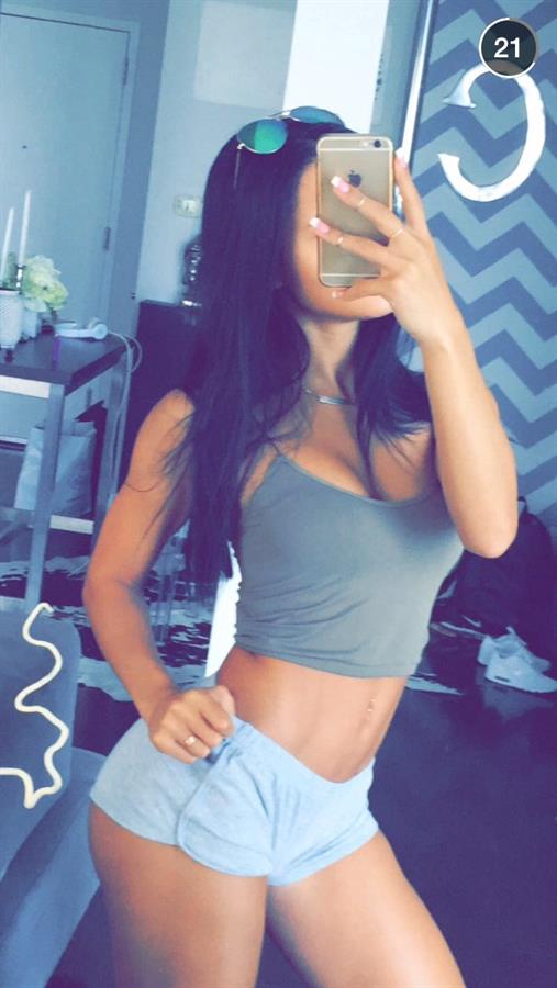 Katya Elise Henry taking a selfie