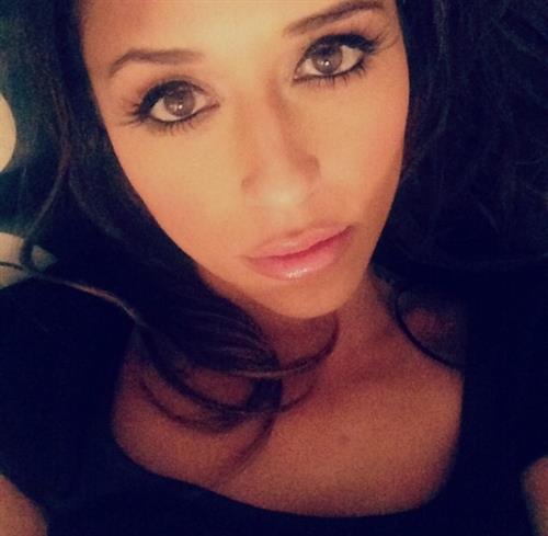 Tianna Gregory taking a selfie