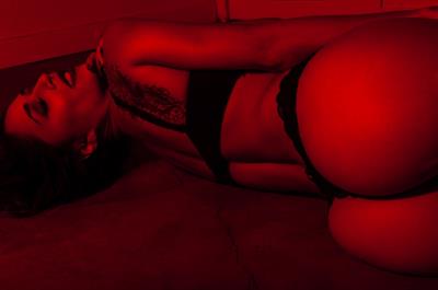 Tianna Gregory in lingerie - ass